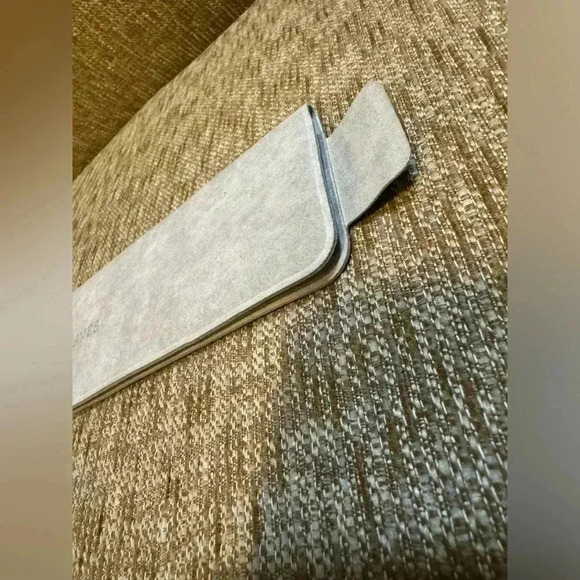 ⭐️ Authentic Apple Watch Hermes dust cover ⭐️ - Picture 4 of 7